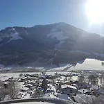 Haus Panorama بيت ضيافة 3*